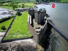 Blackness_Castle_Blackness,_Scotland with arrow.jpg